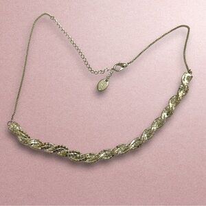✨ Elegant Silver Twisted Necklace ✨